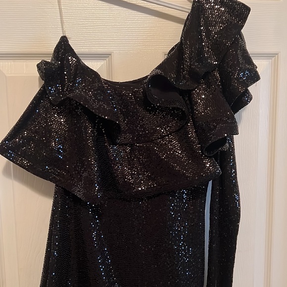 Worn once black sequence muscle one shoulder dress - Picture 2 of 2